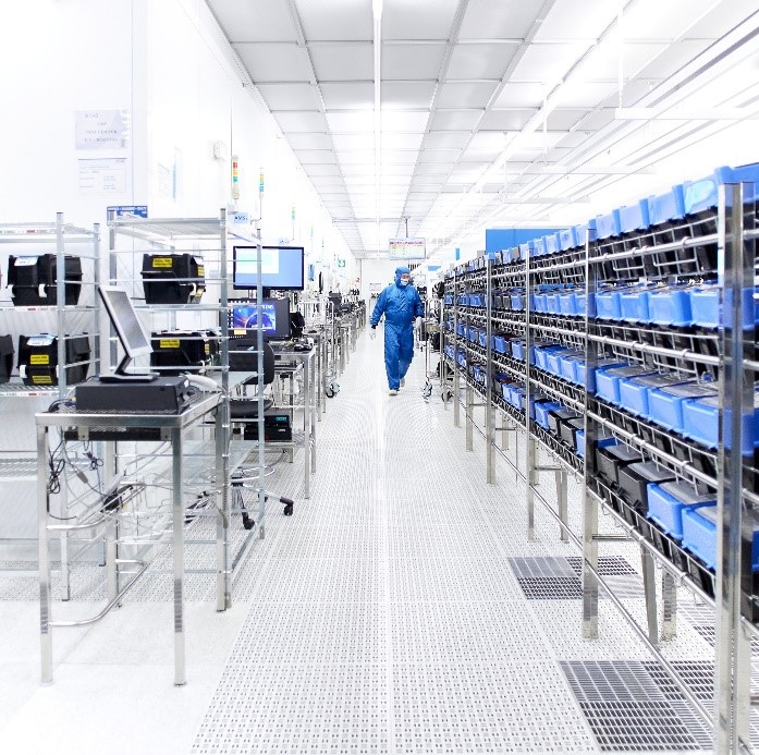 1733366184313569.jpg X-FAB法国无尘室.jpg